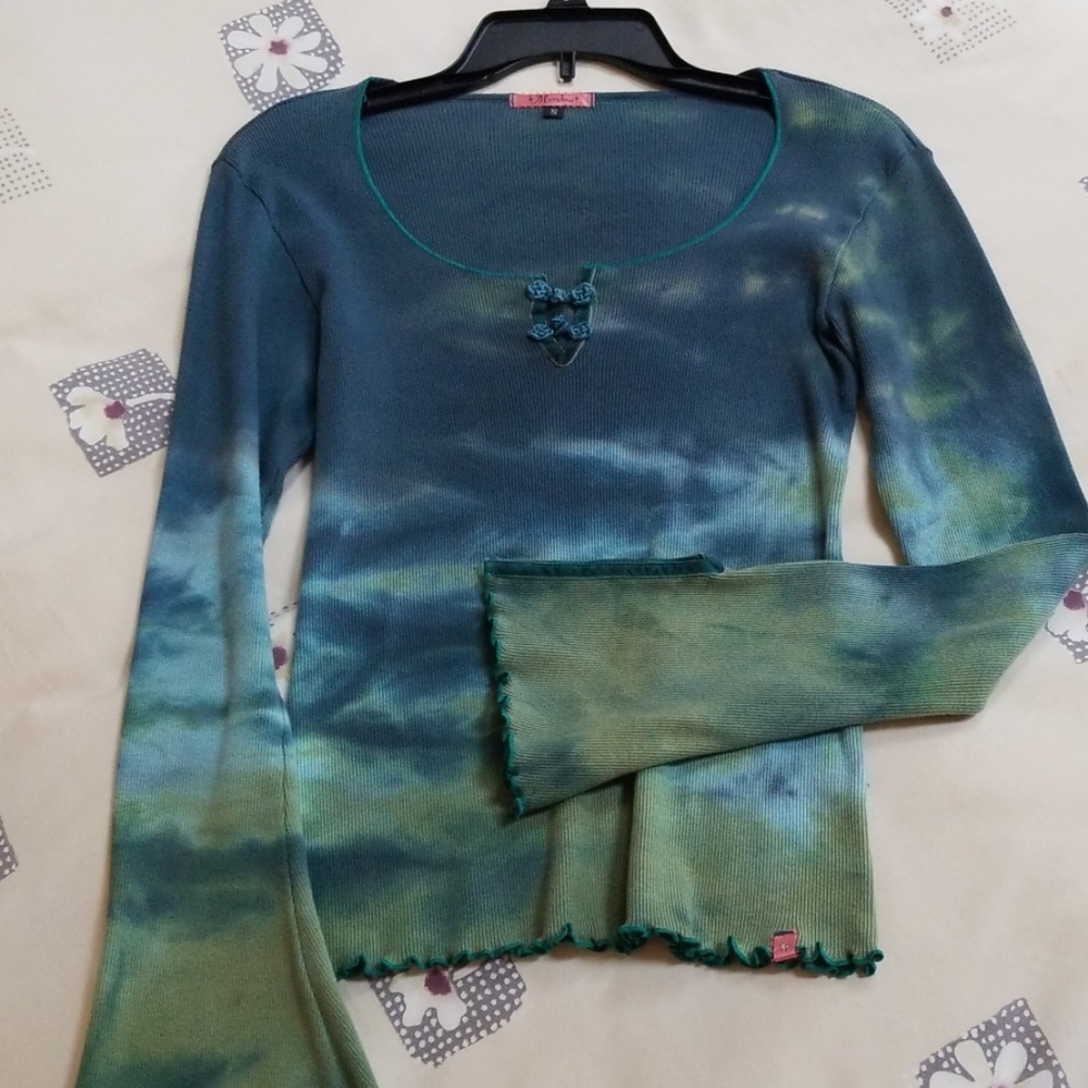 Long sleeve cotton top